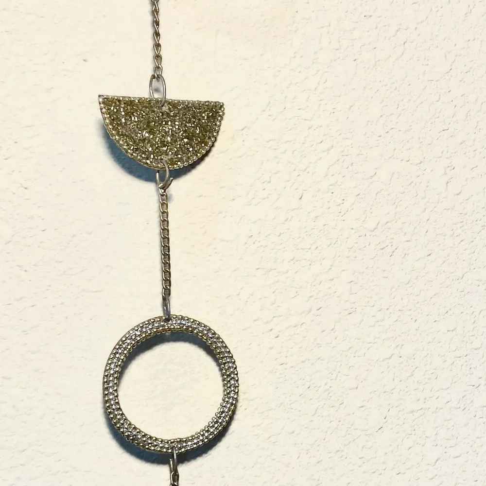 Decorative Chain Wall Room Accent in gold purple colors